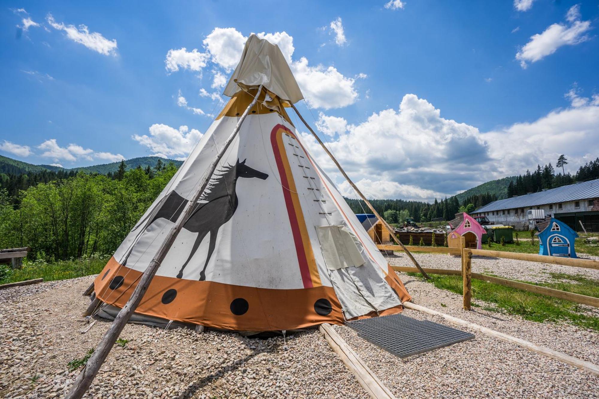 Stratená Ranc Pod Ostrou Skalouゲストハウス エクステリア 写真